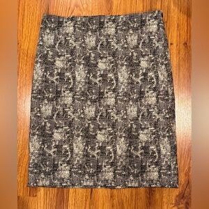 Like New MM LaFleur Noho Pencil Skirt in Crackle Black Size 4 (fits like 8)